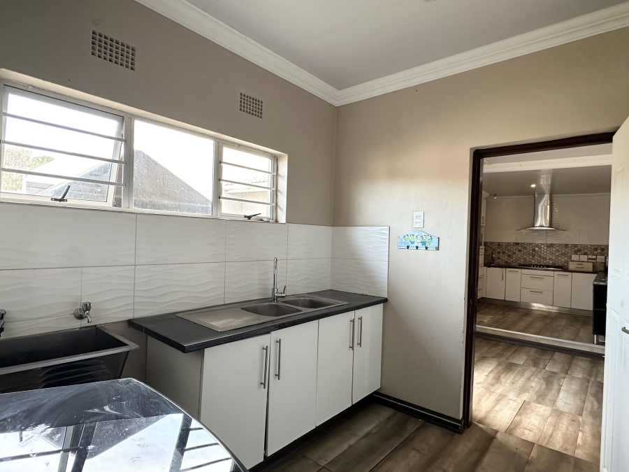 4 Bedroom Property for Sale in Southernwood Eastern Cape